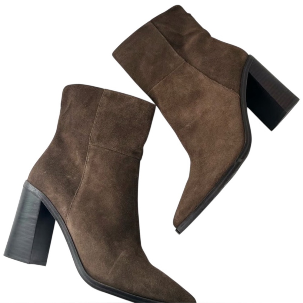 Steve Madden
Women's Brown Silvee Snip Toe Boot Size 9.5